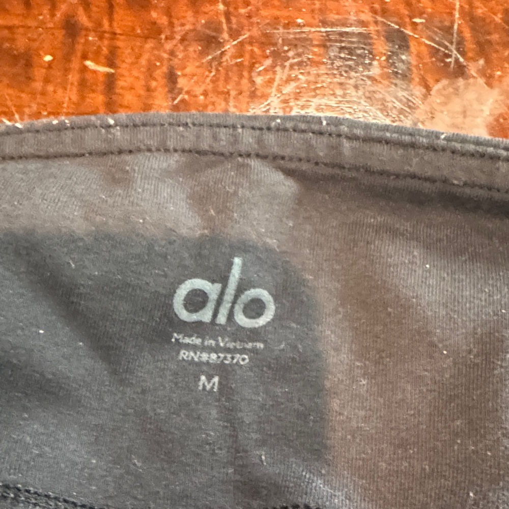 Alo Black leggings women’s size medium